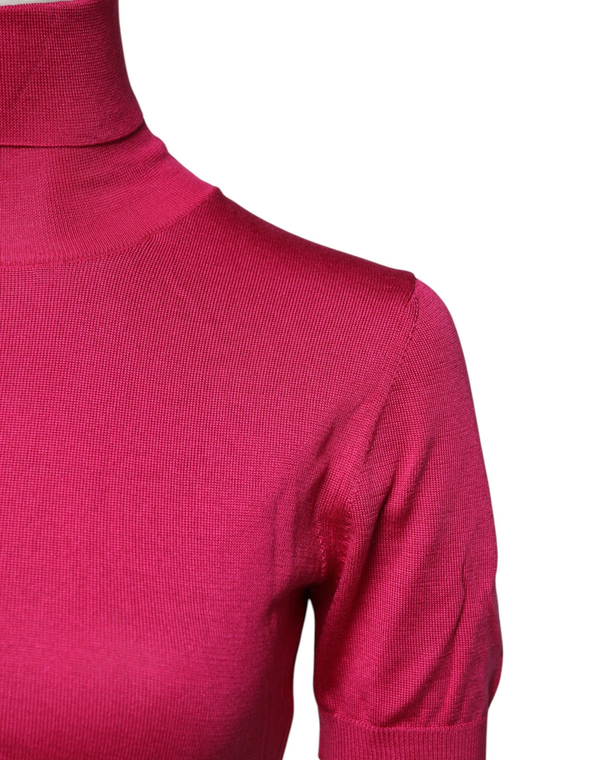 Dolce & Gabbana Pink 100% Silk Curved-Neck Crop Top – Knitted