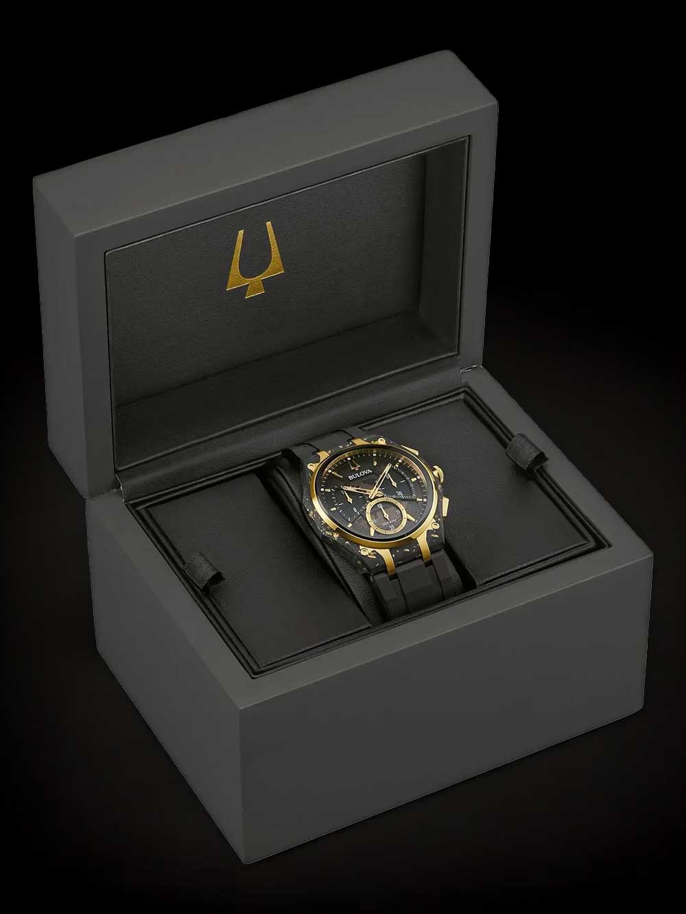 BULOVA 98A328 Kronográf óra – Kvarcmű Mozgás, Zafir Lap, 3 ATM, Férfi
